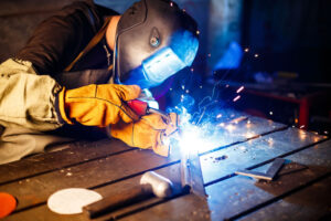 Solda - Soldagem Industrial - Adamétal – Soluções Industriais em Aço e Metalmecânica